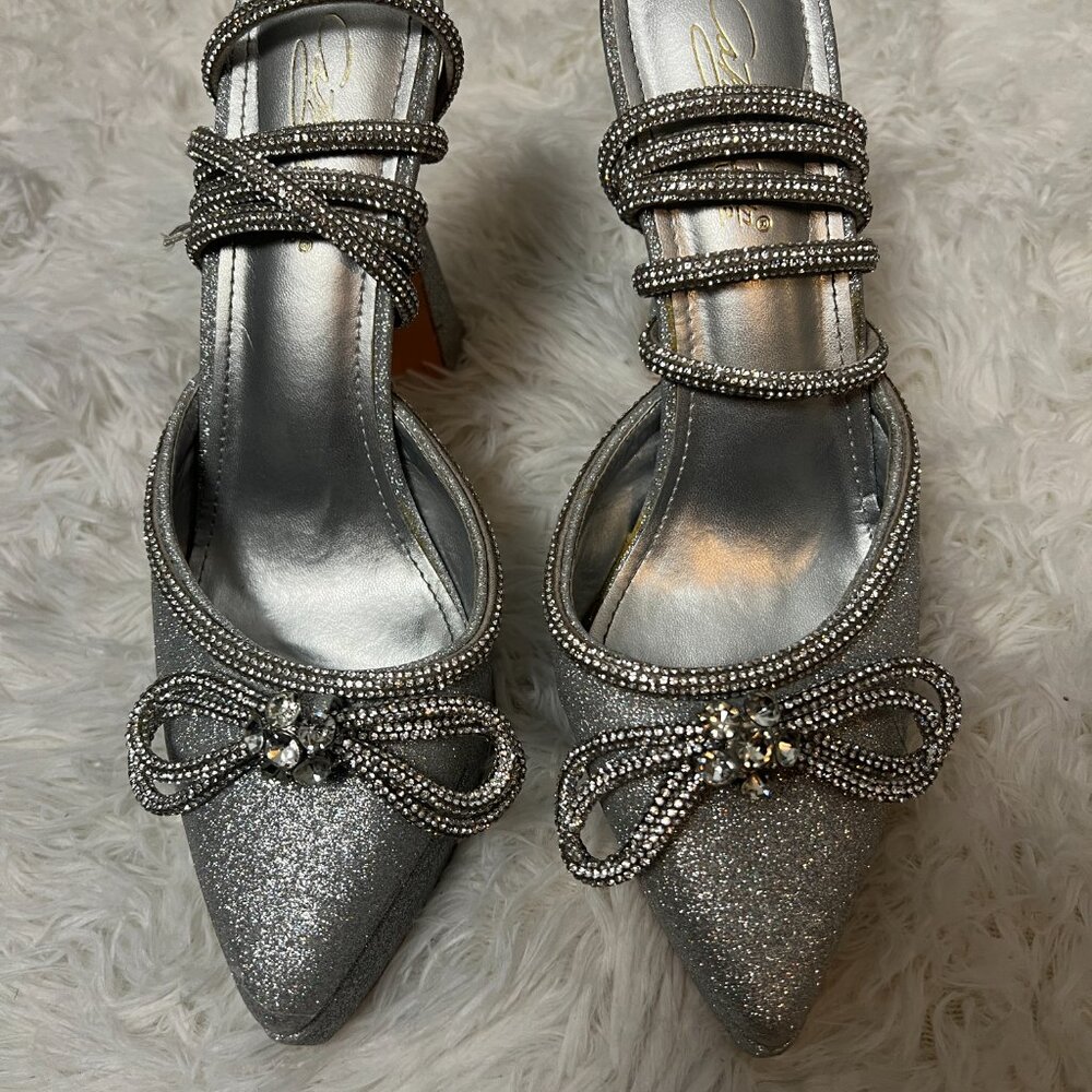 Silver Y2K Bow Heels - Picture 3 of 4